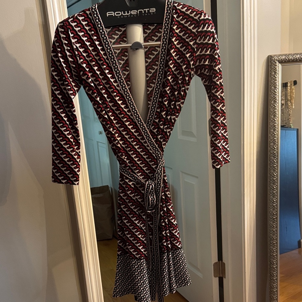 Max Studio Red and Black Patterned Midi Dress